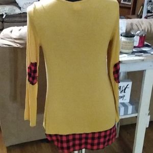 Buffalo plaid/mustard top